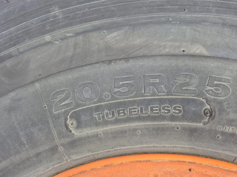 Bridgestone 20.5R25 - Rengas: kuva Bridgestone 20.5R25 - Rengas Bridgestone 20.5R25 - Rengas: kuva Bridgestone 20.5R25 - Rengas