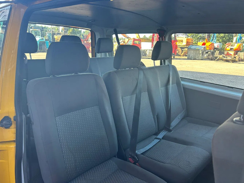 Volkswagen Transporter Kombi - Bussi: kuva Volkswagen Transporter Kombi - Bussi Volkswagen Transporter Kombi - Bussi: kuva Volkswagen Transporter Kombi - Bussi