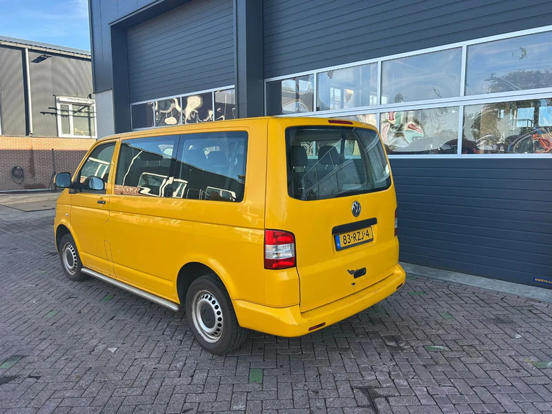 Volkswagen Transporter Kombi - Bussi: kuva Volkswagen Transporter Kombi - Bussi Volkswagen Transporter Kombi - Bussi: kuva Volkswagen Transporter Kombi - Bussi