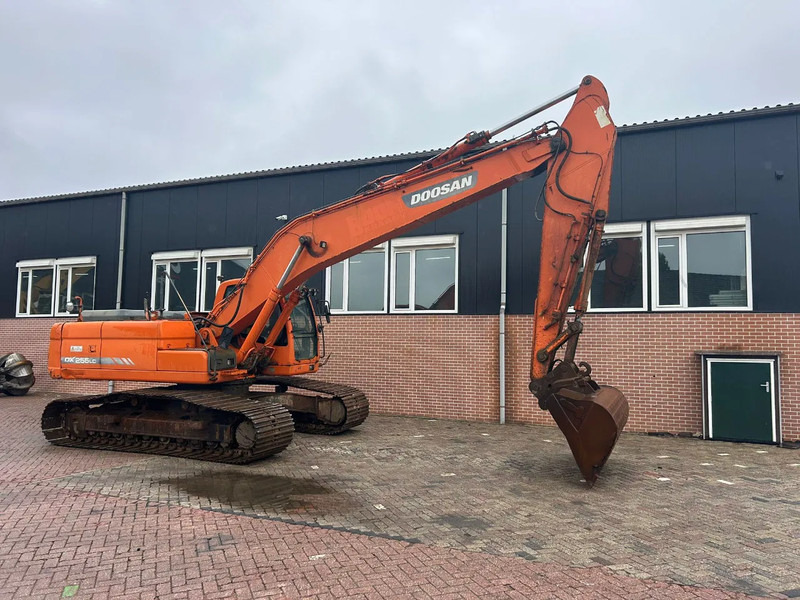 Doosan DX255LC - Telakaivukone: kuva Doosan DX255LC - Telakaivukone Doosan DX255LC - Telakaivukone: kuva Doosan DX255LC - Telakaivukone