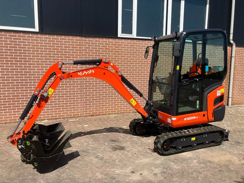 Kubota KX019 4 - Telakaivukone: kuva Kubota KX019 4 - Telakaivukone Kubota KX019 4 - Telakaivukone: kuva Kubota KX019 4 - Telakaivukone