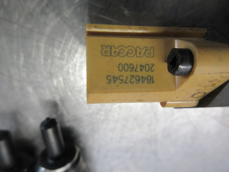 DAF 2047600 INJECTORS DAF XF CF 480 EURO 6 MODEL 2021 - Polttoainesuodatin - Kuorma-auto: kuva DAF 2047600 INJECTORS DAF XF CF 480 EURO 6 MODEL 2021 - Polttoainesuodatin - Kuorma-auto DAF 2047600 INJECTORS DAF XF CF 480 EURO 6 MODEL 2021 - Polttoainesuodatin - Kuorma-auto: kuva DAF 2047600 INJECTORS DAF XF CF 480 EURO 6 MODEL 2021 - Polttoainesuodatin - Kuorma-auto