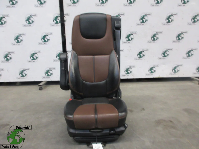 DAF 2109118 // 2109134 // STOELEN SET LEER DAF XF 530 MODEL 2021 - Istuin - Kuorma-auto: kuva DAF 2109118 // 2109134 // STOELEN SET LEER DAF XF 530 MODEL 2021 - Istuin - Kuorma-auto DAF 2109118 // 2109134 // STOELEN SET LEER DAF XF 530 MODEL 2021 - Istuin - Kuorma-auto: kuva DAF 2109118 // 2109134 // STOELEN SET LEER DAF XF 530 MODEL 2021 - Istuin - Kuorma-auto