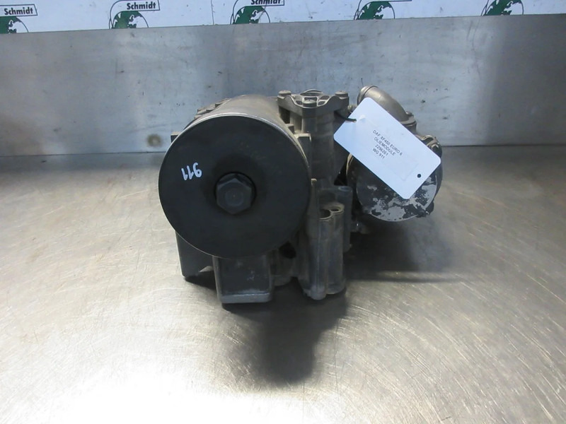 DAF XF450 2296261 OLIEMODULE EURO 6 - Öljynjäähdytin - Kuorma-auto: kuva DAF XF450 2296261 OLIEMODULE EURO 6 - Öljynjäähdytin - Kuorma-auto DAF XF450 2296261 OLIEMODULE EURO 6 - Öljynjäähdytin - Kuorma-auto: kuva DAF XF450 2296261 OLIEMODULE EURO 6 - Öljynjäähdytin - Kuorma-auto