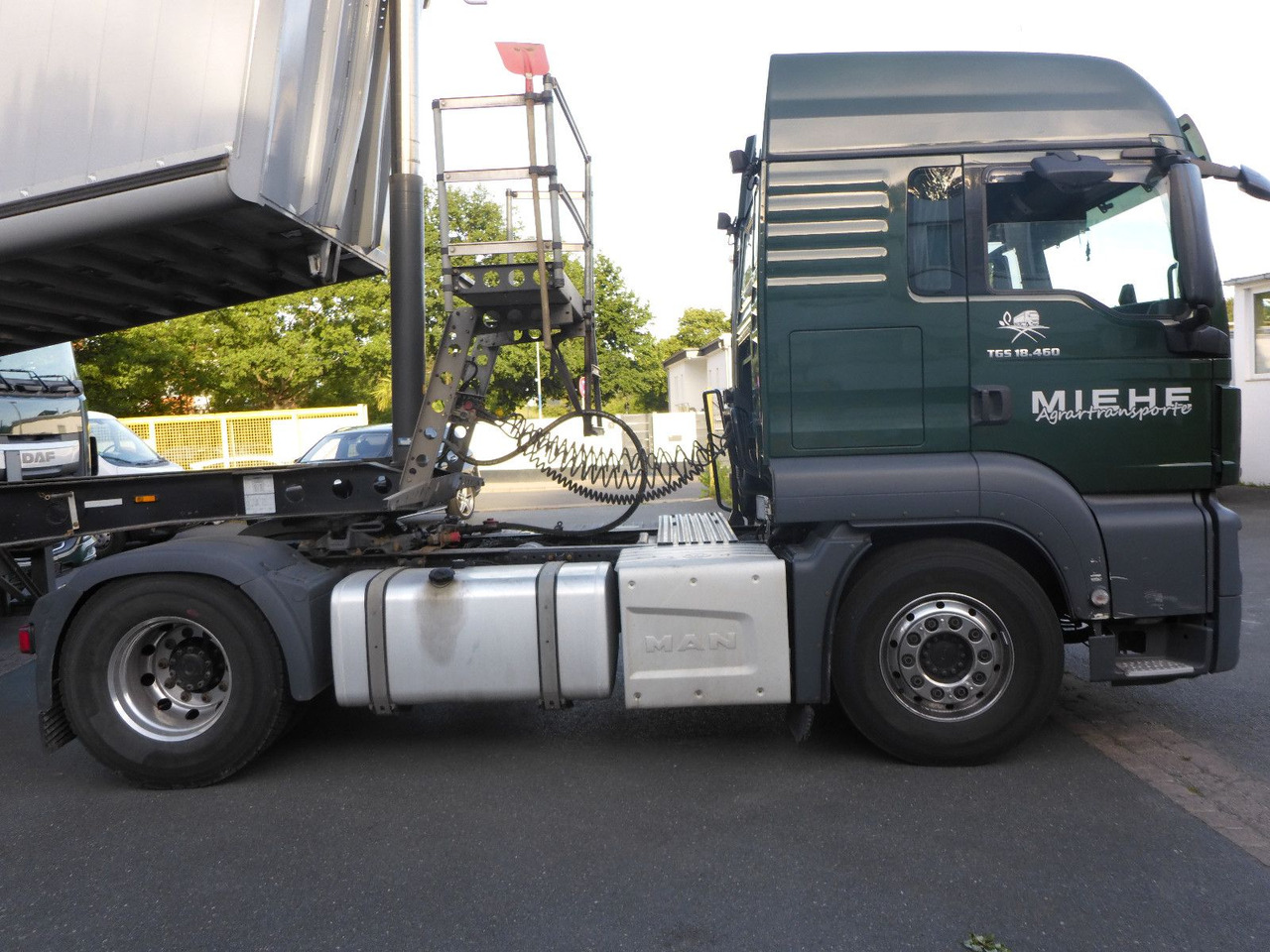 MAN 18.460 Top-Zustand + 1. Hd.+ Kipphydraulik - Vetopöytäauto: kuva MAN 18.460 Top-Zustand + 1. Hd.+ Kipphydraulik - Vetopöytäauto MAN 18.460 Top-Zustand + 1. Hd.+ Kipphydraulik - Vetopöytäauto: kuva MAN 18.460 Top-Zustand + 1. Hd.+ Kipphydraulik - Vetopöytäauto