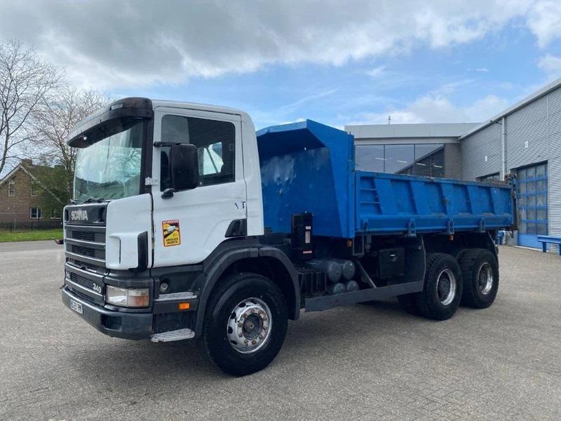 Scania 114-340 / 6X4 / 2 SIDE TIPPER / BIG AXLE / FULL-STEEL / DRUM BRAKES / MANUAL / 1999 - Kippiauto kuorma-auto: kuva Scania 114-340 / 6X4 / 2 SIDE TIPPER / BIG AXLE / FULL-STEEL / DRUM BRAKES / MANUAL / 1999 - Kippiauto kuorma-auto Scania 114-340 / 6X4 / 2 SIDE TIPPER / BIG AXLE / FULL-STEEL / DRUM BRAKES / MANUAL / 1999 - Kippiauto kuorma-auto: kuva Scania 114-340 / 6X4 / 2 SIDE TIPPER / BIG AXLE / FULL-STEEL / DRUM BRAKES / MANUAL / 1999 - Kippiauto kuorma-auto
