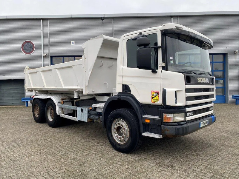 Scania 124-400 / 6X4 / RETARDER / BIG AXLE / FULL STEEL / 2SIDE TIPPER / OLD TACHO / AIRCO / MANUAL / EURO-2 / 2000 - Kippiauto kuorma-auto: kuva Scania 124-400 / 6X4 / RETARDER / BIG AXLE / FULL STEEL / 2SIDE TIPPER / OLD TACHO / AIRCO / MANUAL / EURO-2 / 2000 - Kippiauto kuorma-auto Scania 124-400 / 6X4 / RETARDER / BIG AXLE / FULL STEEL / 2SIDE TIPPER / OLD TACHO / AIRCO / MANUAL / EURO-2 / 2000 - Kippiauto kuorma-auto: kuva Scania 124-400 / 6X4 / RETARDER / BIG AXLE / FULL STEEL / 2SIDE TIPPER / OLD TACHO / AIRCO / MANUAL / EURO-2 / 2000 - Kippiauto kuorma-auto