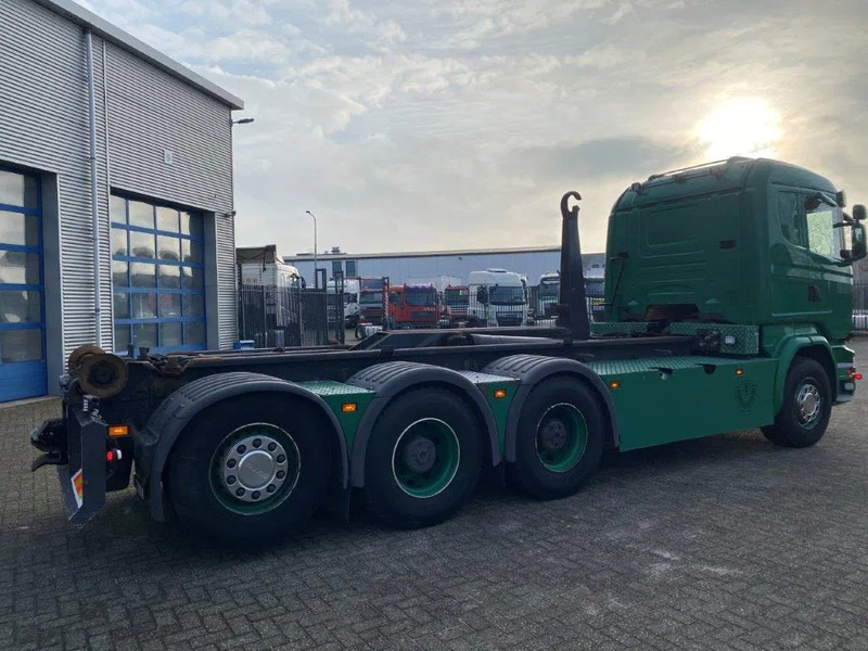 Scania R520 V8 / 8X4 / BIG AXLE / AJK HOOKLIFT 30TON / LIFT+LENKACHSE / NAVI / LEATHER / FULL-AIR / AUTOMATIC / EURO-6 / 2015 - Koukkulava kuorma-auto: kuva Scania R520 V8 / 8X4 / BIG AXLE / AJK HOOKLIFT 30TON / LIFT+LENKACHSE / NAVI / LEATHER / FULL-AIR / AUTOMATIC / EURO-6 / 2015 - Koukkulava kuorma-auto Scania R520 V8 / 8X4 / BIG AXLE / AJK HOOKLIFT 30TON / LIFT+LENKACHSE / NAVI / LEATHER / FULL-AIR / AUTOMATIC / EURO-6 / 2015 - Koukkulava kuorma-auto: kuva Scania R520 V8 / 8X4 / BIG AXLE / AJK HOOKLIFT 30TON / LIFT+LENKACHSE / NAVI / LEATHER / FULL-AIR / AUTOMATIC / EURO-6 / 2015 - Koukkulava kuorma-auto
