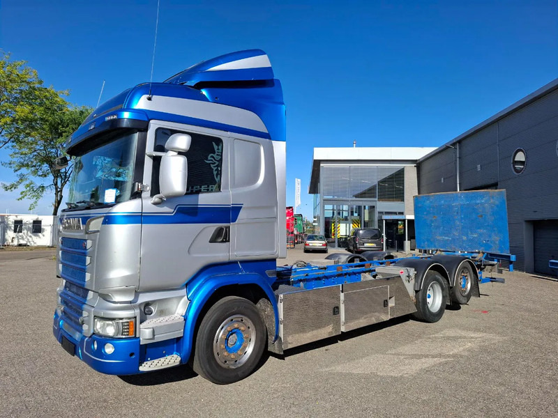 Scania R580 V8 / RETARDER / LIFT+LENKACHSE / FULL-AIR / PLATFORM 2000 KG / LEATHER / AIRCO / AUTOMATIC / EURO-6 / 2015 - Kuorma-auto alusta: kuva Scania R580 V8 / RETARDER / LIFT+LENKACHSE / FULL-AIR / PLATFORM 2000 KG / LEATHER / AIRCO / AUTOMATIC / EURO-6 / 2015 - Kuorma-auto alusta Scania R580 V8 / RETARDER / LIFT+LENKACHSE / FULL-AIR / PLATFORM 2000 KG / LEATHER / AIRCO / AUTOMATIC / EURO-6 / 2015 - Kuorma-auto alusta: kuva Scania R580 V8 / RETARDER / LIFT+LENKACHSE / FULL-AIR / PLATFORM 2000 KG / LEATHER / AIRCO / AUTOMATIC / EURO-6 / 2015 - Kuorma-auto alusta