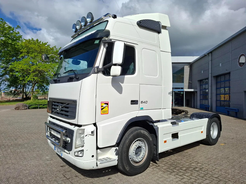 Volvo FH13-540 / HYDRAULICS / VEB+ / TUV:01-04-2026 / FRIDGE / AIRCO / SIDESKIRTS / AUTOMATIC / EURO-5 / 2012 - Vetopöytäauto: kuva Volvo FH13-540 / HYDRAULICS / VEB+ / TUV:01-04-2026 / FRIDGE / AIRCO / SIDESKIRTS / AUTOMATIC / EURO-5 / 2012 - Vetopöytäauto Volvo FH13-540 / HYDRAULICS / VEB+ / TUV:01-04-2026 / FRIDGE / AIRCO / SIDESKIRTS / AUTOMATIC / EURO-5 / 2012 - Vetopöytäauto: kuva Volvo FH13-540 / HYDRAULICS / VEB+ / TUV:01-04-2026 / FRIDGE / AIRCO / SIDESKIRTS / AUTOMATIC / EURO-5 / 2012 - Vetopöytäauto