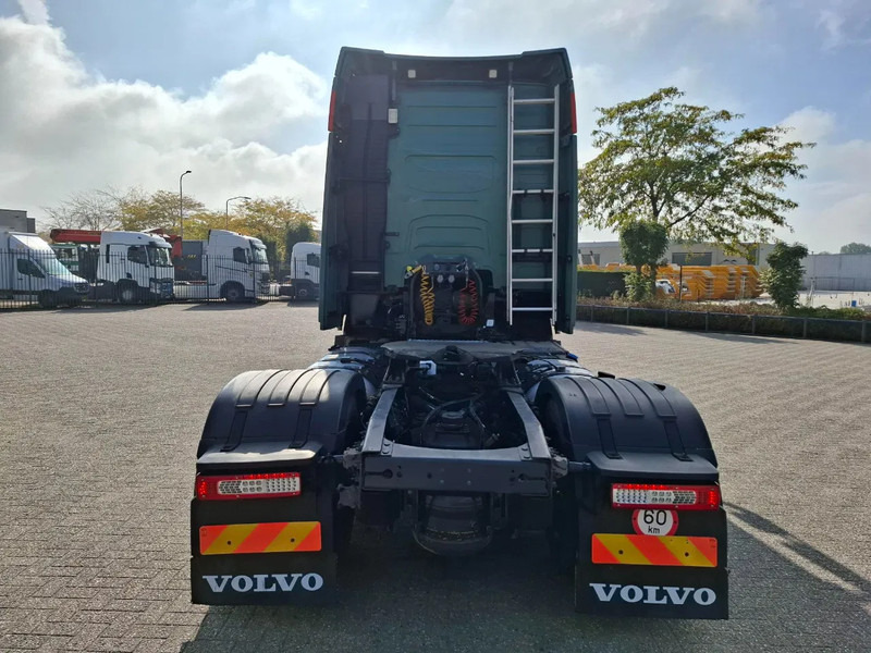 Volvo FH4-460 / VEB+ / DOUBLE TANK / FRIDGE / AIRCO / AUTOMATIC / EURO-6 / 2014 - Vetopöytäauto: kuva Volvo FH4-460 / VEB+ / DOUBLE TANK / FRIDGE / AIRCO / AUTOMATIC / EURO-6 / 2014 - Vetopöytäauto Volvo FH4-460 / VEB+ / DOUBLE TANK / FRIDGE / AIRCO / AUTOMATIC / EURO-6 / 2014 - Vetopöytäauto: kuva Volvo FH4-460 / VEB+ / DOUBLE TANK / FRIDGE / AIRCO / AUTOMATIC / EURO-6 / 2014 - Vetopöytäauto