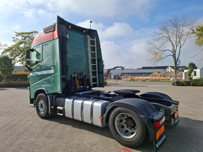 Volvo FH4-460 / VEB+ / DOUBLE TANK / FRIDGE / AIRCO / AUTOMATIC / EURO-6 / 2014 - Vetopöytäauto: kuva Volvo FH4-460 / VEB+ / DOUBLE TANK / FRIDGE / AIRCO / AUTOMATIC / EURO-6 / 2014 - Vetopöytäauto Volvo FH4-460 / VEB+ / DOUBLE TANK / FRIDGE / AIRCO / AUTOMATIC / EURO-6 / 2014 - Vetopöytäauto: kuva Volvo FH4-460 / VEB+ / DOUBLE TANK / FRIDGE / AIRCO / AUTOMATIC / EURO-6 / 2014 - Vetopöytäauto