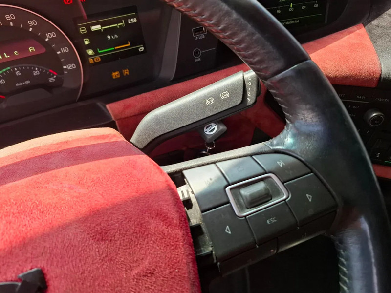 Vetopöytäauto Volvo FH4-460 / VEB+ / DOUBLE TANK / FRIDGE / AUTOMATIC / EURO-6 / 2018: kuva Vetopöytäauto Volvo FH4-460 / VEB+ / DOUBLE TANK / FRIDGE / AUTOMATIC / EURO-6 / 2018
