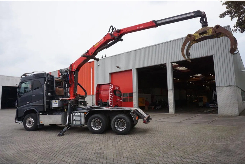 Volvo FH16-750 / ENGINE RUNNING / 6x4 / RETARDER / BIG AXLE / VEB+ / PALFINGER FD250 / EURO-6 / 2016 - Puuauto, Nosturiauto: kuva Volvo FH16-750 / ENGINE RUNNING / 6x4 / RETARDER / BIG AXLE / VEB+ / PALFINGER FD250 / EURO-6 / 2016 - Puuauto, Nosturiauto Volvo FH16-750 / ENGINE RUNNING / 6x4 / RETARDER / BIG AXLE / VEB+ / PALFINGER FD250 / EURO-6 / 2016 - Puuauto, Nosturiauto: kuva Volvo FH16-750 / ENGINE RUNNING / 6x4 / RETARDER / BIG AXLE / VEB+ / PALFINGER FD250 / EURO-6 / 2016 - Puuauto, Nosturiauto