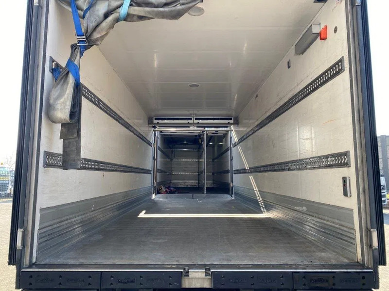Volvo FM4-420 / COMPLETE COOL+FREEZE COMBI / CHEREAU / THROUGH-LOADING SYSTEM / 2XPLATFORM DHOLLANDIA / FREEZING LOCK / AUTOMATIC / EU - Refrigeraattori kuorma-auto: kuva Volvo FM4-420 / COMPLETE COOL+FREEZE COMBI / CHEREAU / THROUGH-LOADING SYSTEM / 2XPLATFORM DHOLLANDIA / FREEZING LOCK / AUTOMATIC / EU - Refrigeraattori kuorma-auto Volvo FM4-420 / COMPLETE COOL+FREEZE COMBI / CHEREAU / THROUGH-LOADING SYSTEM / 2XPLATFORM DHOLLANDIA / FREEZING LOCK / AUTOMATIC / EU - Refrigeraattori kuorma-auto: kuva Volvo FM4-420 / COMPLETE COOL+FREEZE COMBI / CHEREAU / THROUGH-LOADING SYSTEM / 2XPLATFORM DHOLLANDIA / FREEZING LOCK / AUTOMATIC / EU - Refrigeraattori kuorma-auto