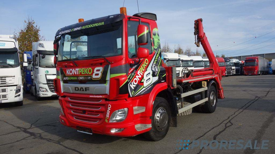 DAF CF 370 FA Day Cab EURO 6 řetězový nosič kontejnerů AK12 - Nostovarsi-vaihtolavakuorma kuorma-auto: kuva DAF CF 370 FA Day Cab EURO 6 řetězový nosič kontejnerů AK12 - Nostovarsi-vaihtolavakuorma kuorma-auto DAF CF 370 FA Day Cab EURO 6 řetězový nosič kontejnerů AK12 - Nostovarsi-vaihtolavakuorma kuorma-auto: kuva DAF CF 370 FA Day Cab EURO 6 řetězový nosič kontejnerů AK12 - Nostovarsi-vaihtolavakuorma kuorma-auto