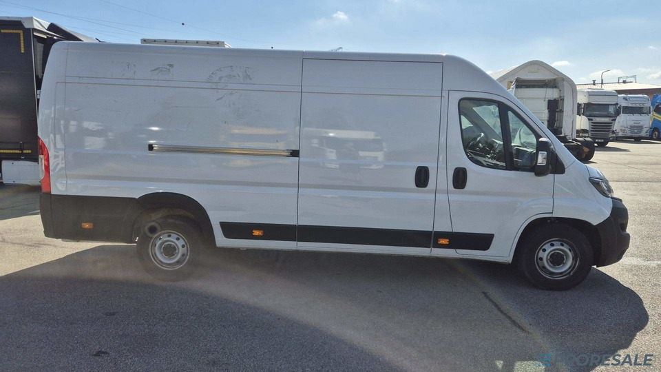 FIAT DUCATO 2,2 TDi 103 kW - skříňový - Jakeluauto: kuva FIAT DUCATO 2,2 TDi 103 kW - skříňový - Jakeluauto FIAT DUCATO 2,2 TDi 103 kW - skříňový - Jakeluauto: kuva FIAT DUCATO 2,2 TDi 103 kW - skříňový - Jakeluauto