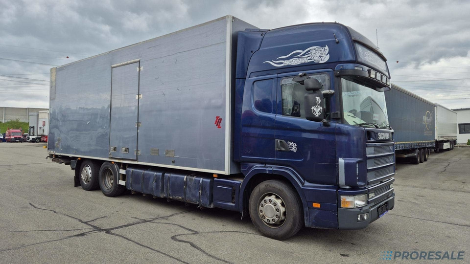 SCANIA R124 LB 6X2 EURO 3 - skříňový + hydraulické čelo - Umpikori kuorma-auto: kuva SCANIA R124 LB 6X2 EURO 3 - skříňový + hydraulické čelo - Umpikori kuorma-auto SCANIA R124 LB 6X2 EURO 3 - skříňový + hydraulické čelo - Umpikori kuorma-auto: kuva SCANIA R124 LB 6X2 EURO 3 - skříňový + hydraulické čelo - Umpikori kuorma-auto