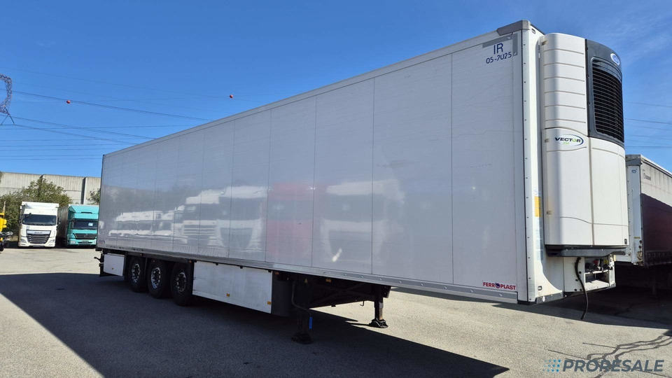 SCHMITZ CARGOBULL SKO 24/L - 13.4 FP60 COOL - mrazírenský návěs + diesel-ekektrický agregát CARRIER VECTOR 1550 - Refrigeraattori puoliperävaunu: kuva SCHMITZ CARGOBULL SKO 24/L - 13.4 FP60 COOL - mrazírenský návěs + diesel-ekektrický agregát CARRIER VECTOR 1550 - Refrigeraattori puoliperävaunu SCHMITZ CARGOBULL SKO 24/L - 13.4 FP60 COOL - mrazírenský návěs + diesel-ekektrický agregát CARRIER VECTOR 1550 - Refrigeraattori puoliperävaunu: kuva SCHMITZ CARGOBULL SKO 24/L - 13.4 FP60 COOL - mrazírenský návěs + diesel-ekektrický agregát CARRIER VECTOR 1550 - Refrigeraattori puoliperävaunu