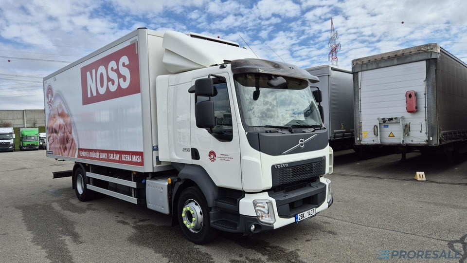 VOLVO FL 250 BB EURO 6 - mrazírna + CARRIER XARIOS 600 EL MAXI - Refrigeraattori kuorma-auto: kuva VOLVO FL 250 BB EURO 6 - mrazírna + CARRIER XARIOS 600 EL MAXI - Refrigeraattori kuorma-auto VOLVO FL 250 BB EURO 6 - mrazírna + CARRIER XARIOS 600 EL MAXI - Refrigeraattori kuorma-auto: kuva VOLVO FL 250 BB EURO 6 - mrazírna + CARRIER XARIOS 600 EL MAXI - Refrigeraattori kuorma-auto