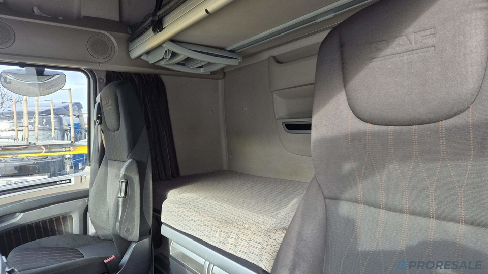 DAF XF 450 FT LOW DECK SSC EURO 6 - Vetopöytäauto: kuva DAF XF 450 FT LOW DECK SSC EURO 6 - Vetopöytäauto DAF XF 450 FT LOW DECK SSC EURO 6 - Vetopöytäauto: kuva DAF XF 450 FT LOW DECK SSC EURO 6 - Vetopöytäauto