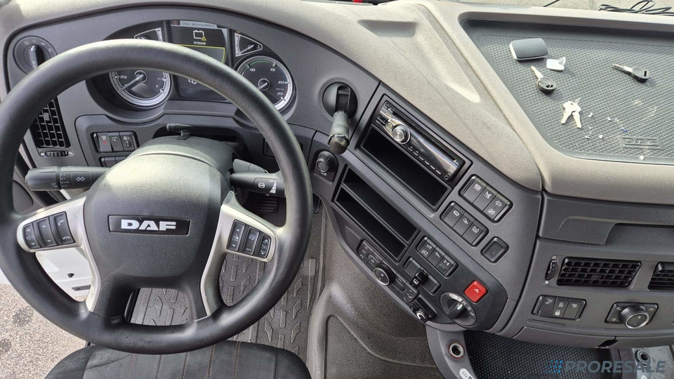 DAF XF 450 FT LOW DECK SSC EURO 6 - Vetopöytäauto: kuva DAF XF 450 FT LOW DECK SSC EURO 6 - Vetopöytäauto DAF XF 450 FT LOW DECK SSC EURO 6 - Vetopöytäauto: kuva DAF XF 450 FT LOW DECK SSC EURO 6 - Vetopöytäauto