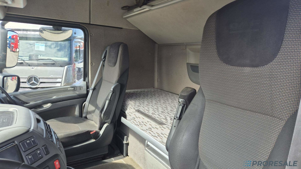 DAF XF 460 FT LOW DECK SC EURO 6 - Vetopöytäauto: kuva DAF XF 460 FT LOW DECK SC EURO 6 - Vetopöytäauto DAF XF 460 FT LOW DECK SC EURO 6 - Vetopöytäauto: kuva DAF XF 460 FT LOW DECK SC EURO 6 - Vetopöytäauto