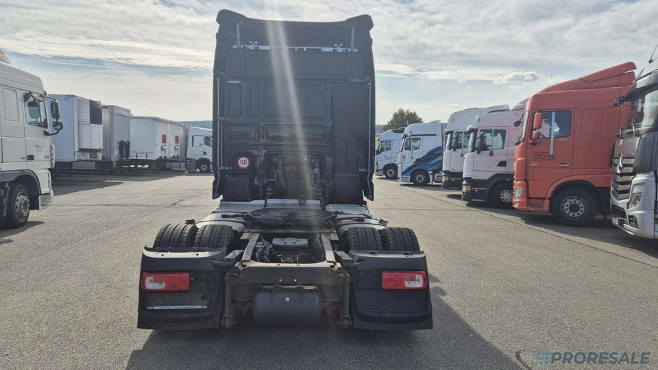 DAF XF 460 FT LOW DECK SC EURO 6 - Vetopöytäauto: kuva DAF XF 460 FT LOW DECK SC EURO 6 - Vetopöytäauto DAF XF 460 FT LOW DECK SC EURO 6 - Vetopöytäauto: kuva DAF XF 460 FT LOW DECK SC EURO 6 - Vetopöytäauto