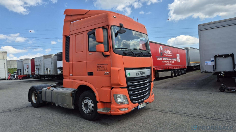 DAF XF 460 FT SC EURO 6 - Vetopöytäauto: kuva DAF XF 460 FT SC EURO 6 - Vetopöytäauto DAF XF 460 FT SC EURO 6 - Vetopöytäauto: kuva DAF XF 460 FT SC EURO 6 - Vetopöytäauto