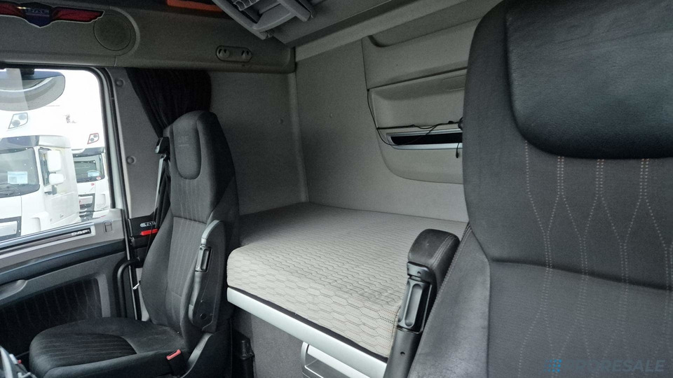 DAF XF 480 FT LOW DECK SSC EURO 6 - Vetopöytäauto: kuva DAF XF 480 FT LOW DECK SSC EURO 6 - Vetopöytäauto DAF XF 480 FT LOW DECK SSC EURO 6 - Vetopöytäauto: kuva DAF XF 480 FT LOW DECK SSC EURO 6 - Vetopöytäauto