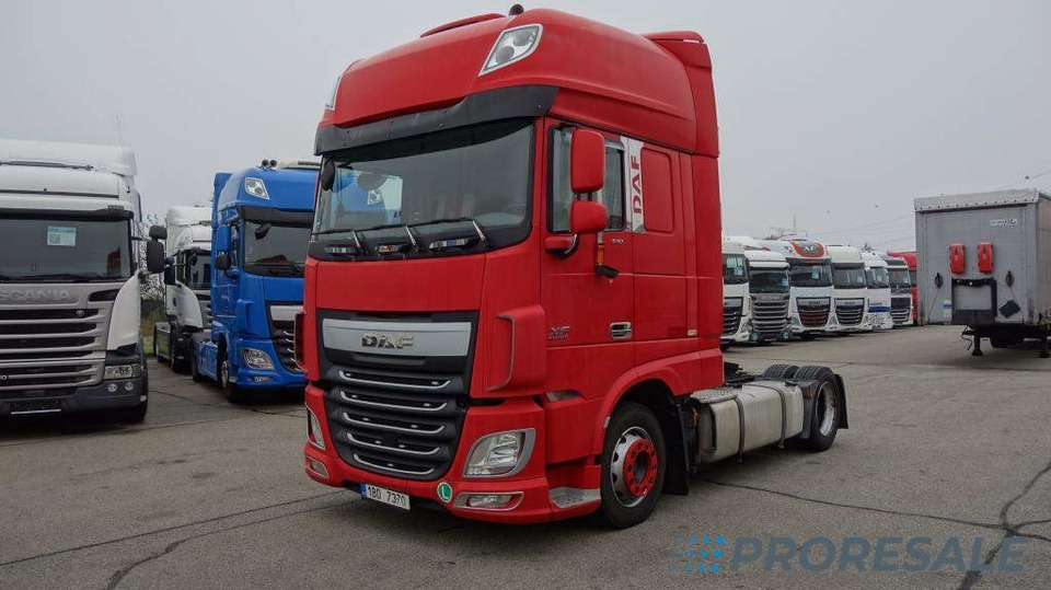 DAF XF 510 FT LOW DECK SSC EURO 6 - Vetopöytäauto: kuva DAF XF 510 FT LOW DECK SSC EURO 6 - Vetopöytäauto DAF XF 510 FT LOW DECK SSC EURO 6 - Vetopöytäauto: kuva DAF XF 510 FT LOW DECK SSC EURO 6 - Vetopöytäauto