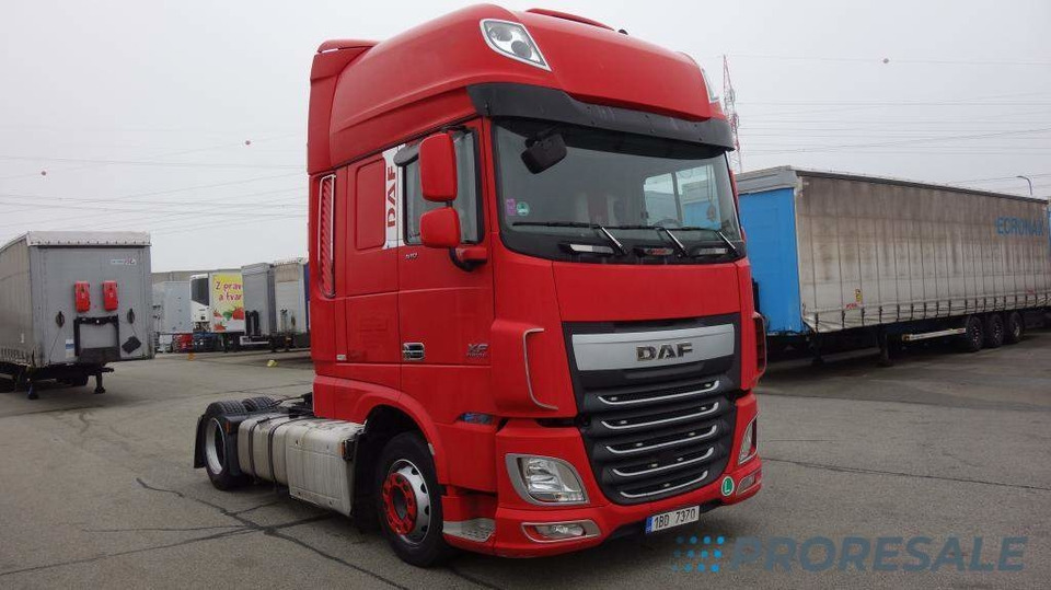 DAF XF 510 FT LOW DECK SSC EURO 6 - Vetopöytäauto: kuva DAF XF 510 FT LOW DECK SSC EURO 6 - Vetopöytäauto DAF XF 510 FT LOW DECK SSC EURO 6 - Vetopöytäauto: kuva DAF XF 510 FT LOW DECK SSC EURO 6 - Vetopöytäauto
