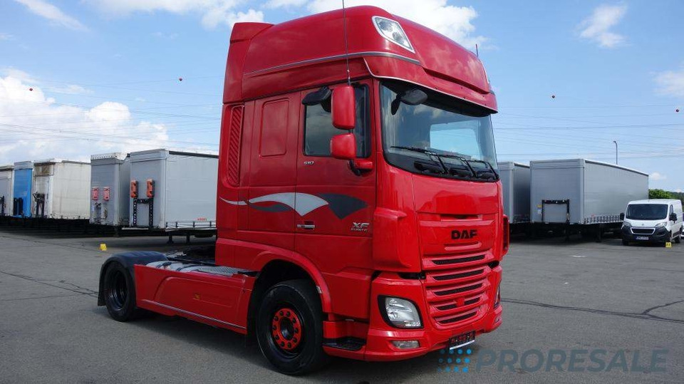 DAF XF 510 FT SSC EURO 6 - Vetopöytäauto: kuva DAF XF 510 FT SSC EURO 6 - Vetopöytäauto DAF XF 510 FT SSC EURO 6 - Vetopöytäauto: kuva DAF XF 510 FT SSC EURO 6 - Vetopöytäauto