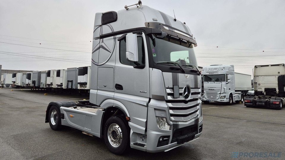 MERCEDES-BENZ ACTROS 1845 LS GIGA EURO 6 - Vetopöytäauto: kuva MERCEDES-BENZ ACTROS 1845 LS GIGA EURO 6 - Vetopöytäauto MERCEDES-BENZ ACTROS 1845 LS GIGA EURO 6 - Vetopöytäauto: kuva MERCEDES-BENZ ACTROS 1845 LS GIGA EURO 6 - Vetopöytäauto