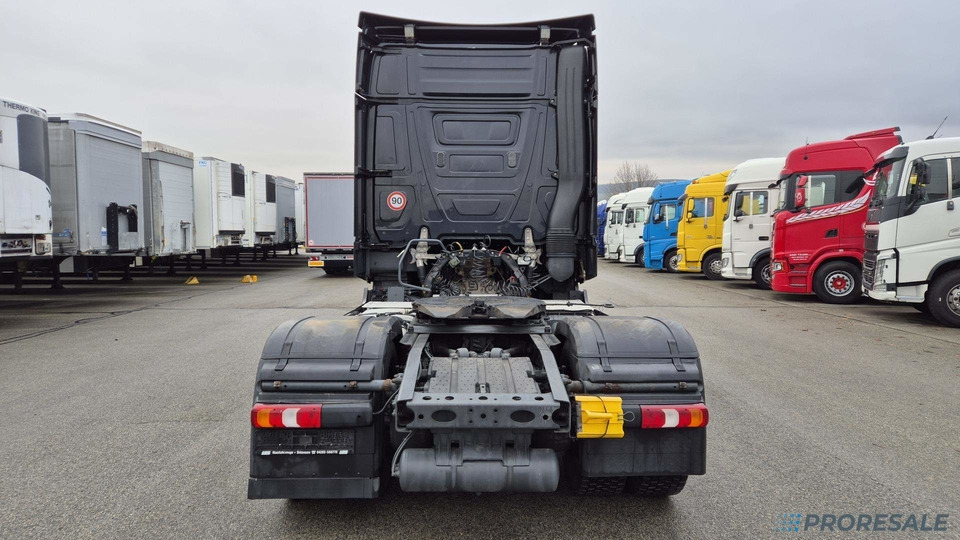 MERCEDES-BENZ ACTROS 1851 GIGA EURO 6 - Vetopöytäauto: kuva MERCEDES-BENZ ACTROS 1851 GIGA EURO 6 - Vetopöytäauto MERCEDES-BENZ ACTROS 1851 GIGA EURO 6 - Vetopöytäauto: kuva MERCEDES-BENZ ACTROS 1851 GIGA EURO 6 - Vetopöytäauto