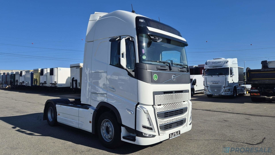 Vetopöytäauto VOLVO FH 460 GLOBE XL EURO 6 TURBOCOMPOUND: kuva Vetopöytäauto VOLVO FH 460 GLOBE XL EURO 6 TURBOCOMPOUND