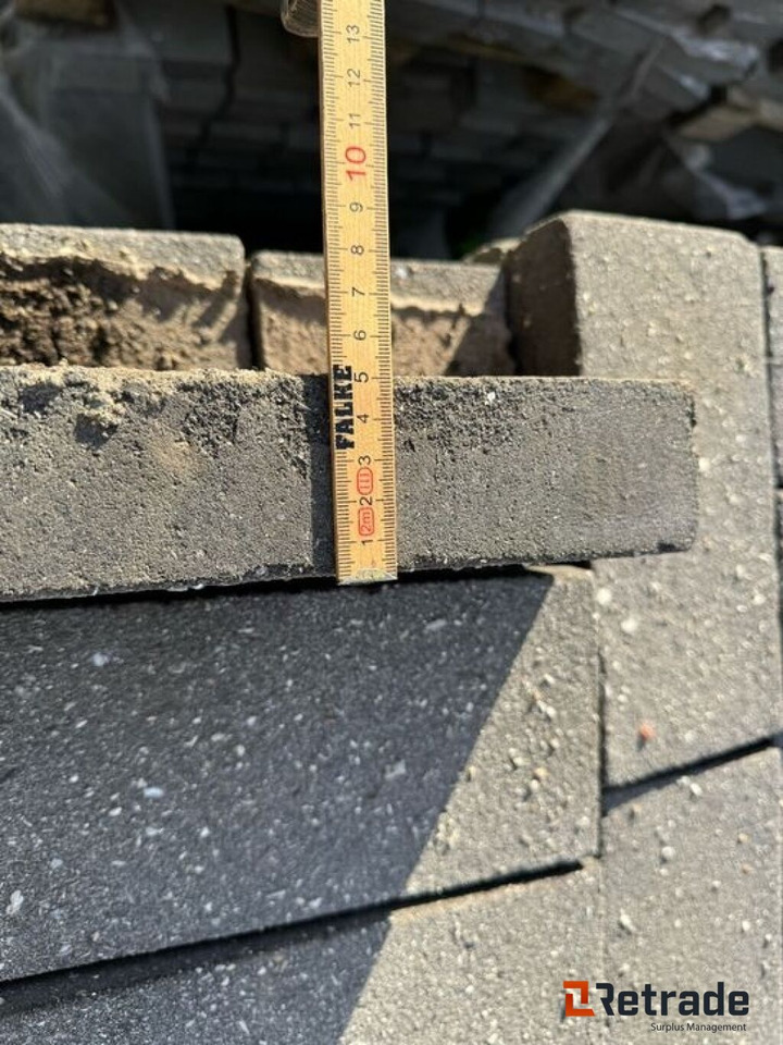 Rakennustarvikkeet 30 paller med optaget beton klinker. Mørk grå / 23x11x5cm.: kuva Rakennustarvikkeet 30 paller med optaget beton klinker. Mørk grå / 23x11x5cm. Rakennustarvikkeet 30 paller med optaget beton klinker. Mørk grå / 23x11x5cm.: kuva Rakennustarvikkeet 30 paller med optaget beton klinker. Mørk grå / 23x11x5cm.