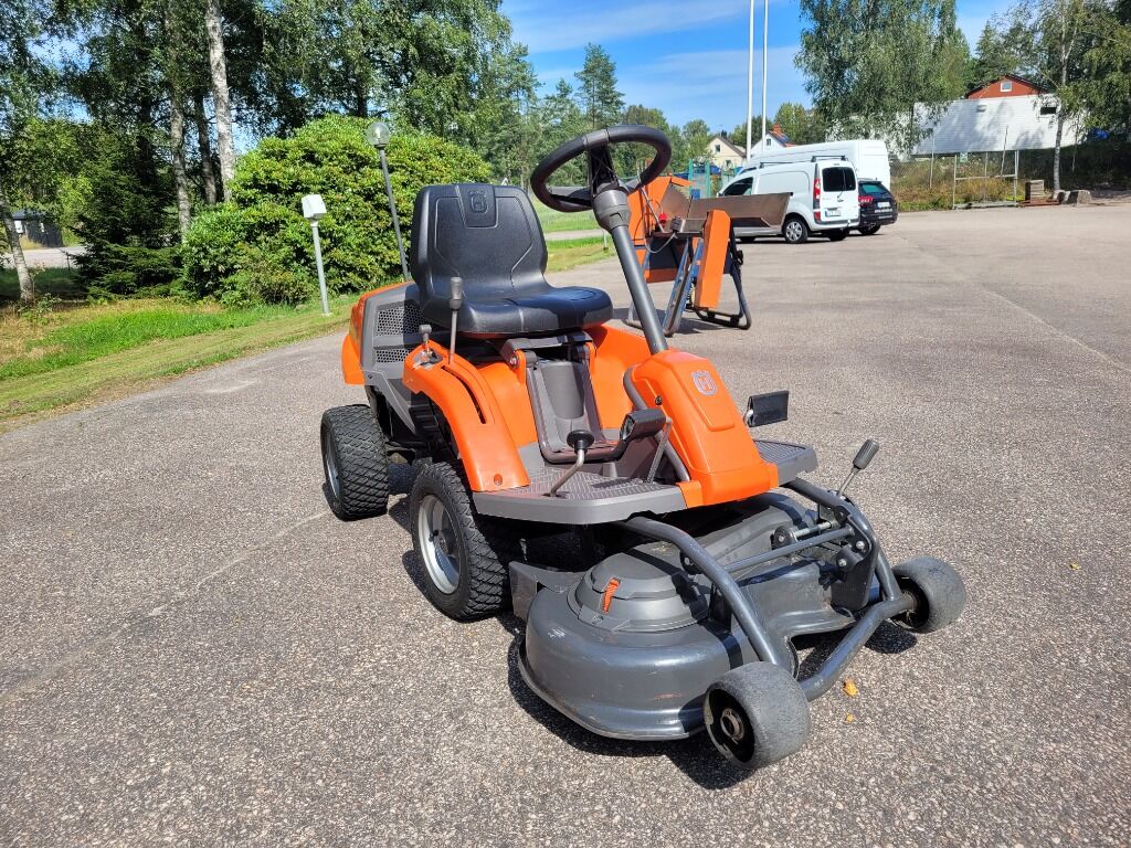 Åkgräsklippare Husqvarna Rider R111B - Puutarhalaitteet: kuva Åkgräsklippare Husqvarna Rider R111B - Puutarhalaitteet Åkgräsklippare Husqvarna Rider R111B - Puutarhalaitteet: kuva Åkgräsklippare Husqvarna Rider R111B - Puutarhalaitteet