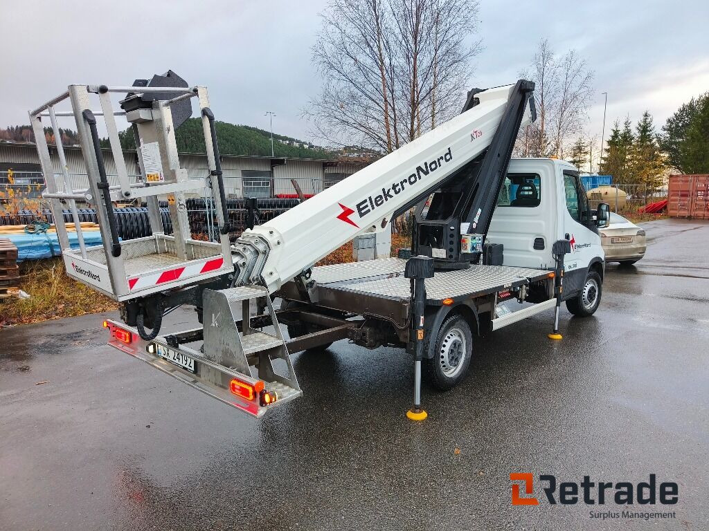 Bil Lift, IVECO Daily - Klubb KT20, 20meter - Itsekulkevat henkilönostimet: kuva Bil Lift, IVECO Daily - Klubb KT20, 20meter - Itsekulkevat henkilönostimet Bil Lift, IVECO Daily - Klubb KT20, 20meter - Itsekulkevat henkilönostimet: kuva Bil Lift, IVECO Daily - Klubb KT20, 20meter - Itsekulkevat henkilönostimet