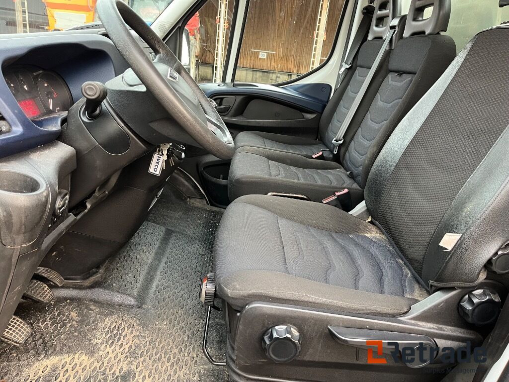 IVECO 35-180 3,0D med Alu-knæklad og læsserampe. - Henkilöauto: kuva IVECO 35-180 3,0D med Alu-knæklad og læsserampe. - Henkilöauto IVECO 35-180 3,0D med Alu-knæklad og læsserampe. - Henkilöauto: kuva IVECO 35-180 3,0D med Alu-knæklad og læsserampe. - Henkilöauto