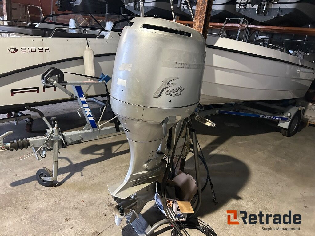 2002 Båtmotor Honda 130 hk Four Stroke - Muut kone: kuva 2002 Båtmotor Honda 130 hk Four Stroke - Muut kone 2002 Båtmotor Honda 130 hk Four Stroke - Muut kone: kuva 2002 Båtmotor Honda 130 hk Four Stroke - Muut kone