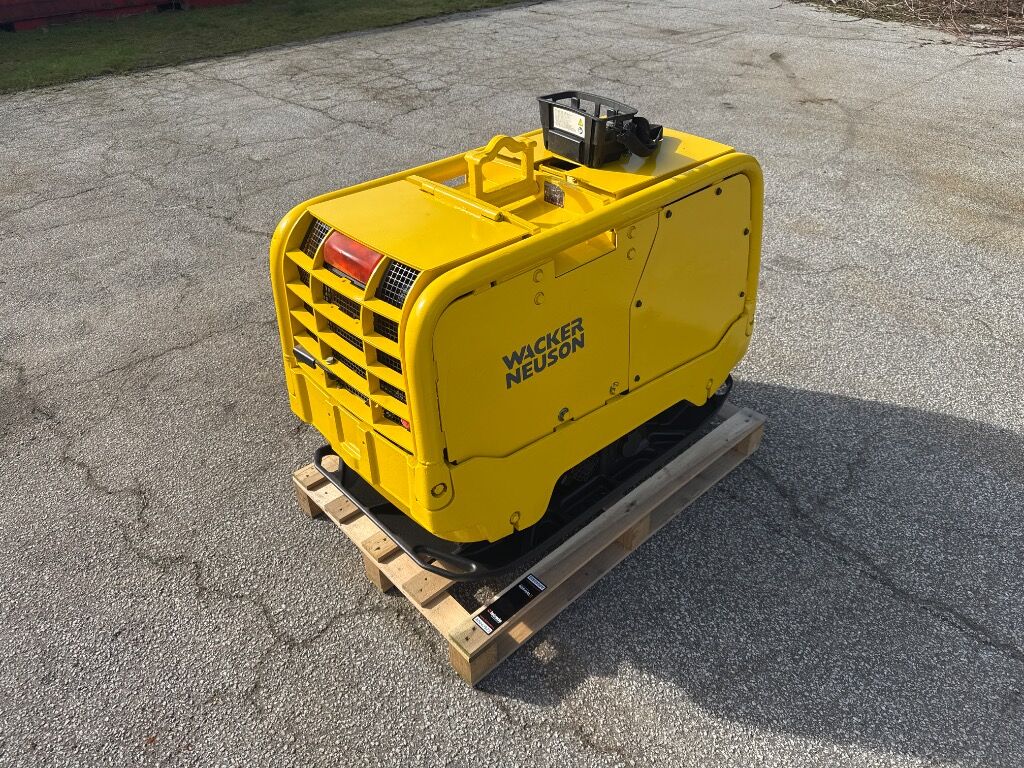 Pladevibrator Wacker Neuson Dpu80 R Remote - Tärylevy: kuva Pladevibrator Wacker Neuson Dpu80 R Remote - Tärylevy Pladevibrator Wacker Neuson Dpu80 R Remote - Tärylevy: kuva Pladevibrator Wacker Neuson Dpu80 R Remote - Tärylevy