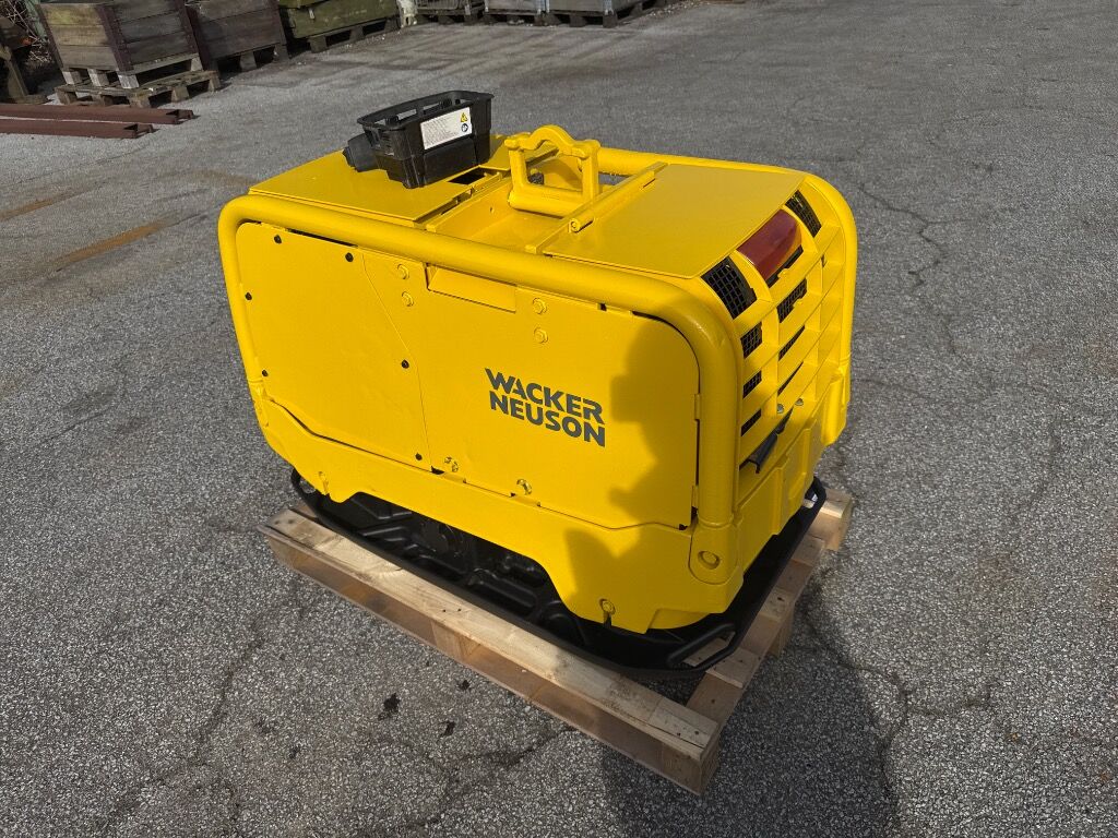 Pladevibrator Wacker Neuson Dpu80 R Remote - Tärylevy: kuva Pladevibrator Wacker Neuson Dpu80 R Remote - Tärylevy Pladevibrator Wacker Neuson Dpu80 R Remote - Tärylevy: kuva Pladevibrator Wacker Neuson Dpu80 R Remote - Tärylevy