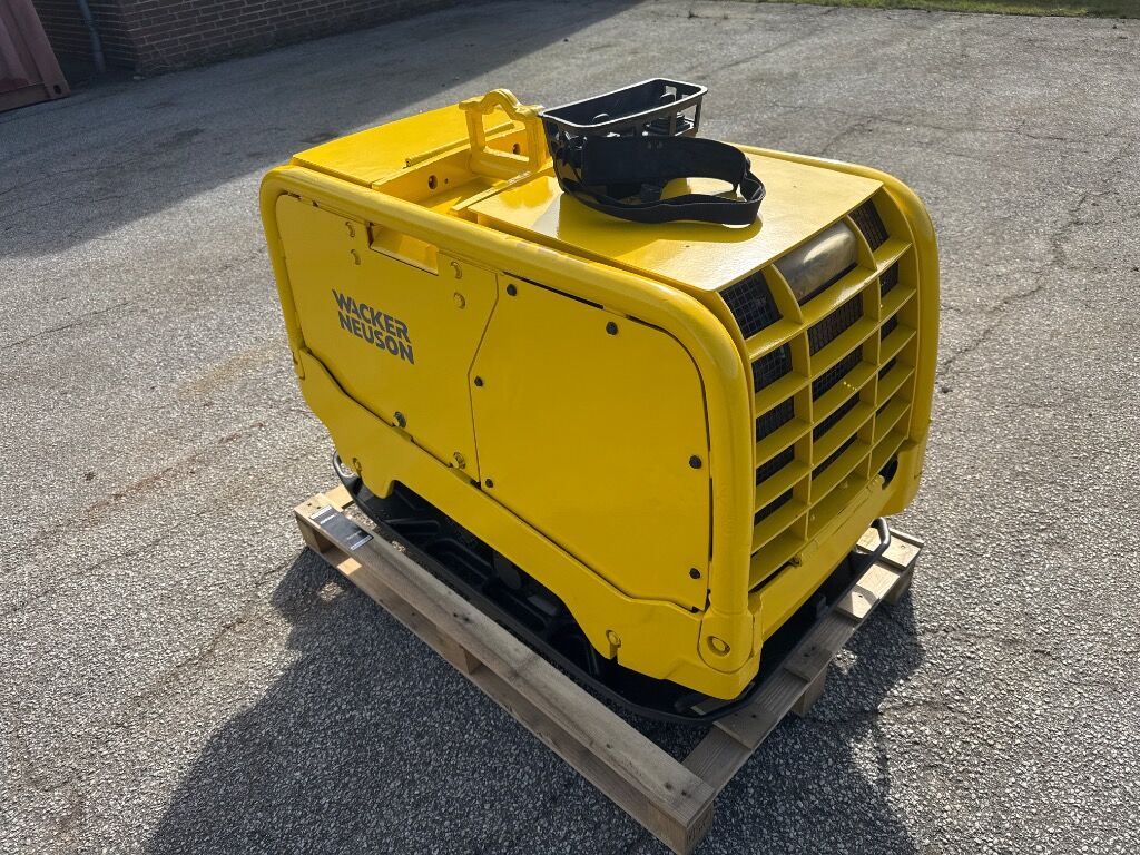 Pladevibrator Wacker Neuson Dpu80 R Remote - Tärylevy: kuva Pladevibrator Wacker Neuson Dpu80 R Remote - Tärylevy Pladevibrator Wacker Neuson Dpu80 R Remote - Tärylevy: kuva Pladevibrator Wacker Neuson Dpu80 R Remote - Tärylevy
