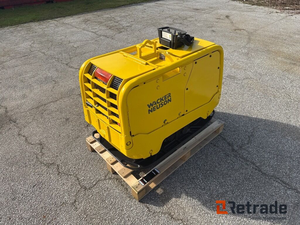 Pladevibrator Wacker Neuson Dpu80 R Remote - Rakennustarvikkeet: kuva Pladevibrator Wacker Neuson Dpu80 R Remote - Rakennustarvikkeet Pladevibrator Wacker Neuson Dpu80 R Remote - Rakennustarvikkeet: kuva Pladevibrator Wacker Neuson Dpu80 R Remote - Rakennustarvikkeet