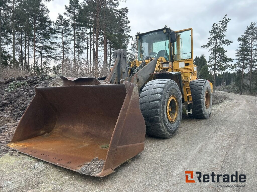 1995 Hjullaster 28,5 ton Volvo L 180 C - Rakennuskoneet: kuva 1995 Hjullaster 28,5 ton Volvo L 180 C - Rakennuskoneet 1995 Hjullaster 28,5 ton Volvo L 180 C - Rakennuskoneet: kuva 1995 Hjullaster 28,5 ton Volvo L 180 C - Rakennuskoneet