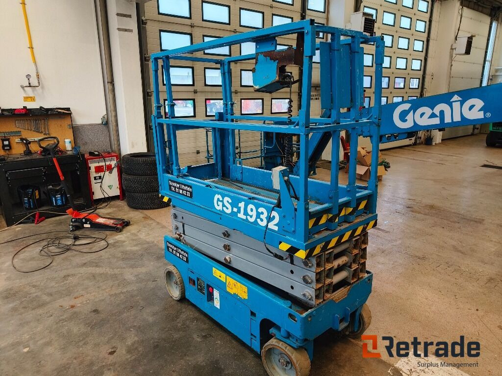 Sakselift Genie GS-1932 - Rakennuskoneet: kuva Sakselift Genie GS-1932 - Rakennuskoneet Sakselift Genie GS-1932 - Rakennuskoneet: kuva Sakselift Genie GS-1932 - Rakennuskoneet