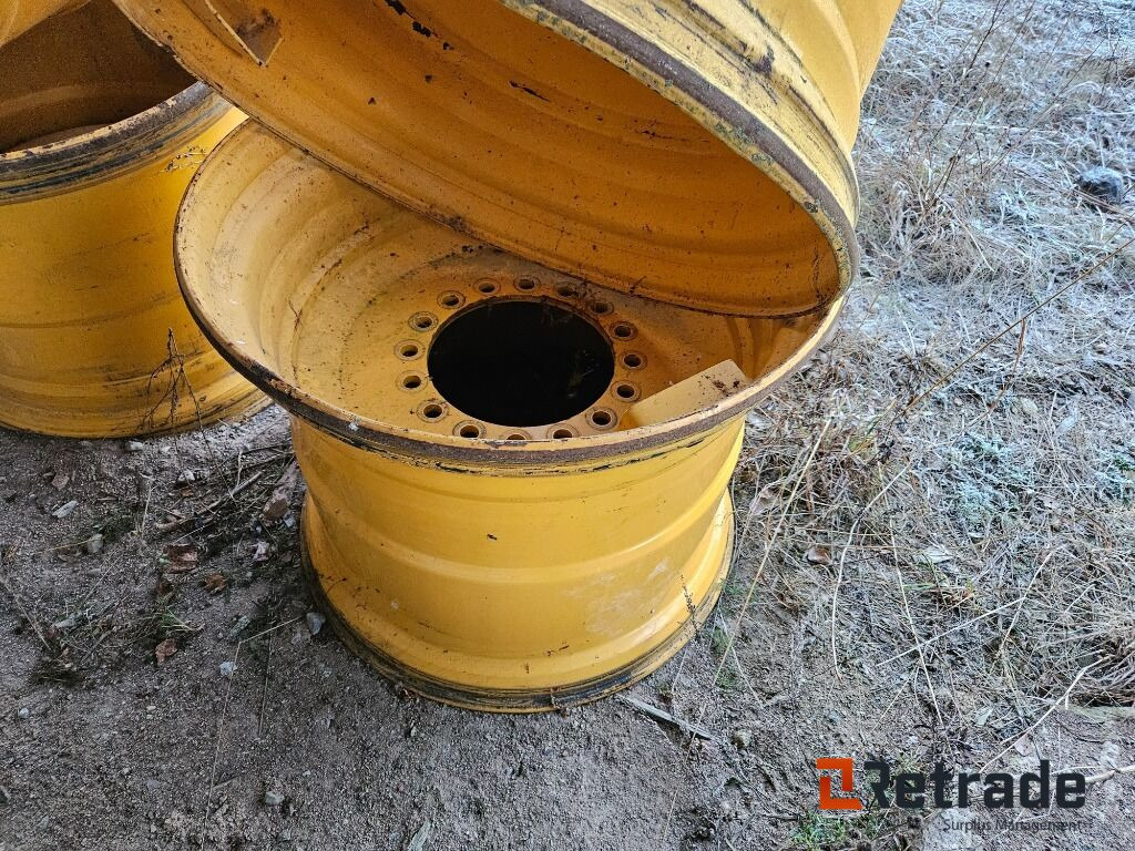 Volvo L90 29,5 fälgar extra breda - Rakennuskoneet: kuva Volvo L90 29,5 fälgar extra breda - Rakennuskoneet Volvo L90 29,5 fälgar extra breda - Rakennuskoneet: kuva Volvo L90 29,5 fälgar extra breda - Rakennuskoneet