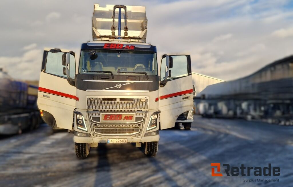 Robust og klar tippbil – Volvo FH16 650 8x4 med tipp og hengeropplegg - Kippiauto kuorma-auto: kuva Robust og klar tippbil – Volvo FH16 650 8x4 med tipp og hengeropplegg - Kippiauto kuorma-auto Robust og klar tippbil – Volvo FH16 650 8x4 med tipp og hengeropplegg - Kippiauto kuorma-auto: kuva Robust og klar tippbil – Volvo FH16 650 8x4 med tipp og hengeropplegg - Kippiauto kuorma-auto