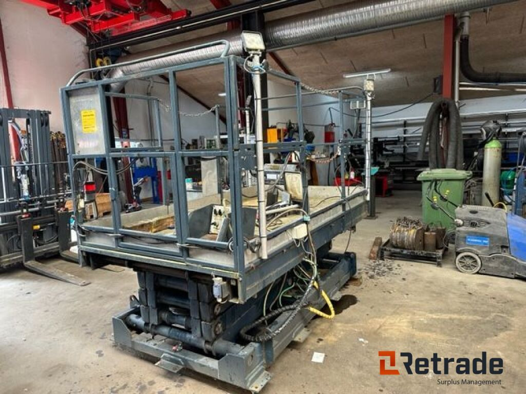 Upright Sax Platform 10 meter / Scissor platform 10 meters - Saksilava: kuva Upright Sax Platform 10 meter / Scissor platform 10 meters - Saksilava Upright Sax Platform 10 meter / Scissor platform 10 meters - Saksilava: kuva Upright Sax Platform 10 meter / Scissor platform 10 meters - Saksilava